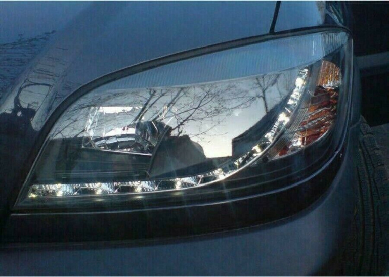 LED Tagfahrlicht Design Scheinwerfer für Opel Zafira A 99-06 schwarz